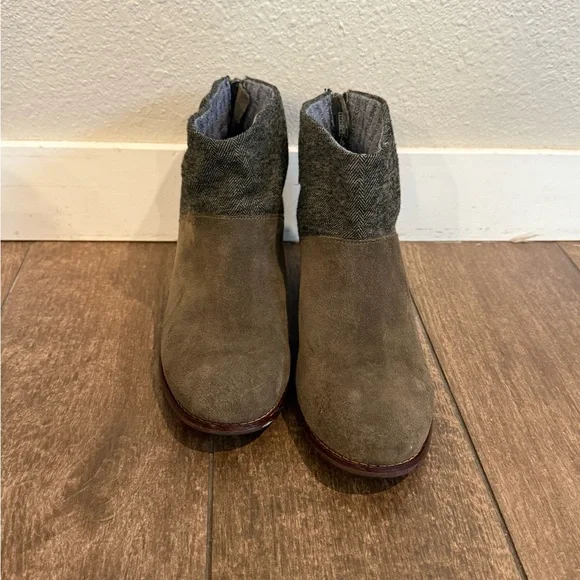 Toms Leila Olive‎ Green Ankle Booties Size 8 - Picture 3 of 9